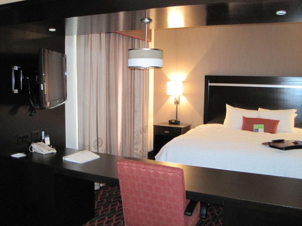 แฮมป์ตัน อินน์ ฟอร์ต ซาสเกตเชวาน Hotel Fort Saskatchewan ภายนอก รูปภาพ